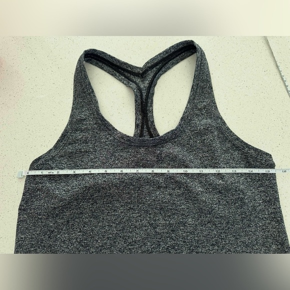Lululemon: Women’s Tank Top 🌟Like New🌟 - Picture 3 of 6